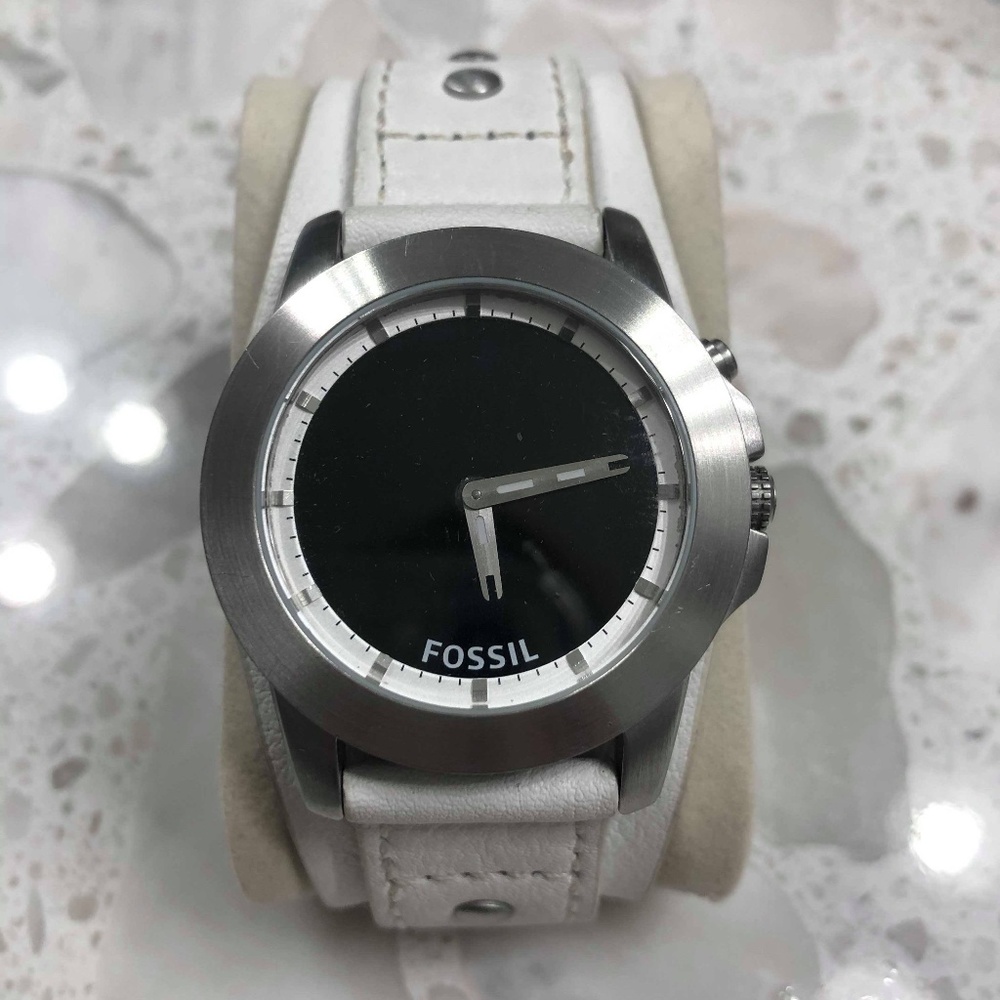 Mens Fossil white leather watch